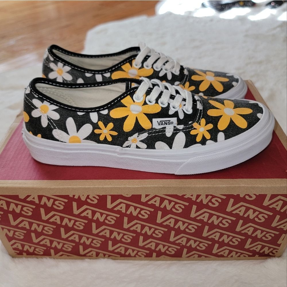 Vans Authentic Slim Van Doren - Yellow Daisy Flower Lace Up Classic Shoes Size 6
